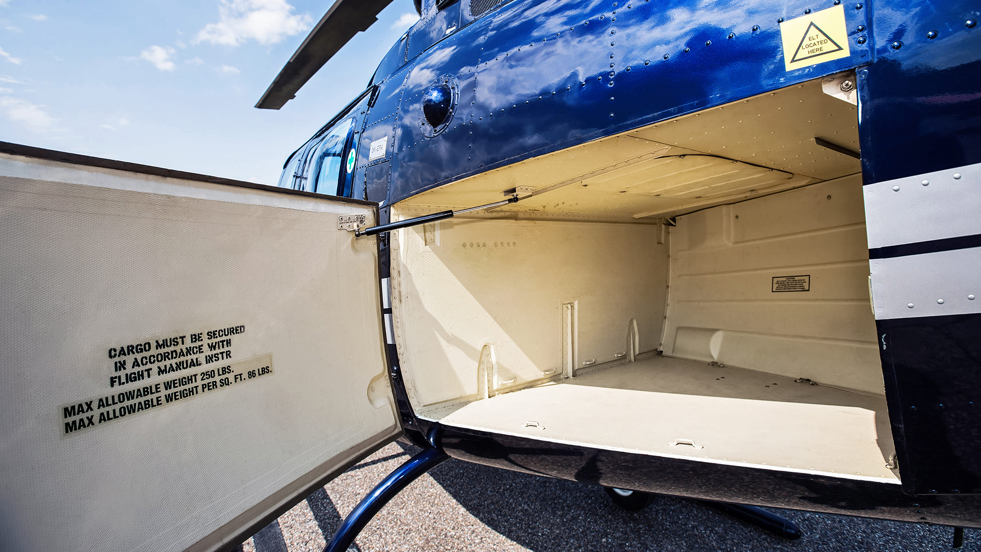 Embra_Air_Bell206_baggage-compartment_05